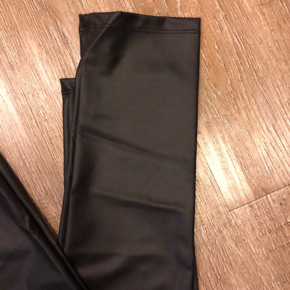 Matte faux leather leggings - Picture 5 of 5